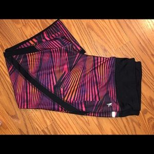 Danskin now crop workout leggings